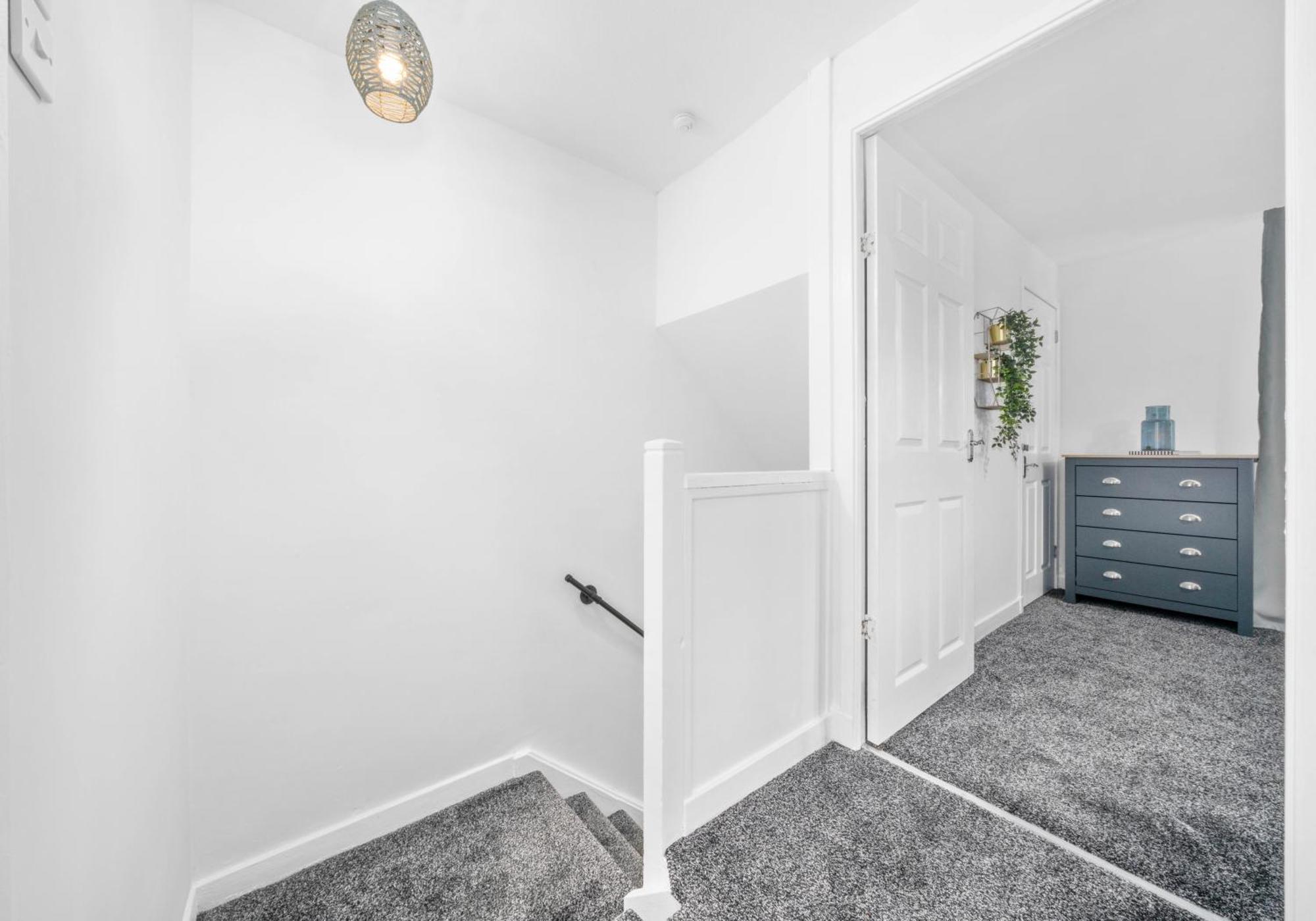 West End House By Klass Living Bellshill Ngoại thất bức ảnh
