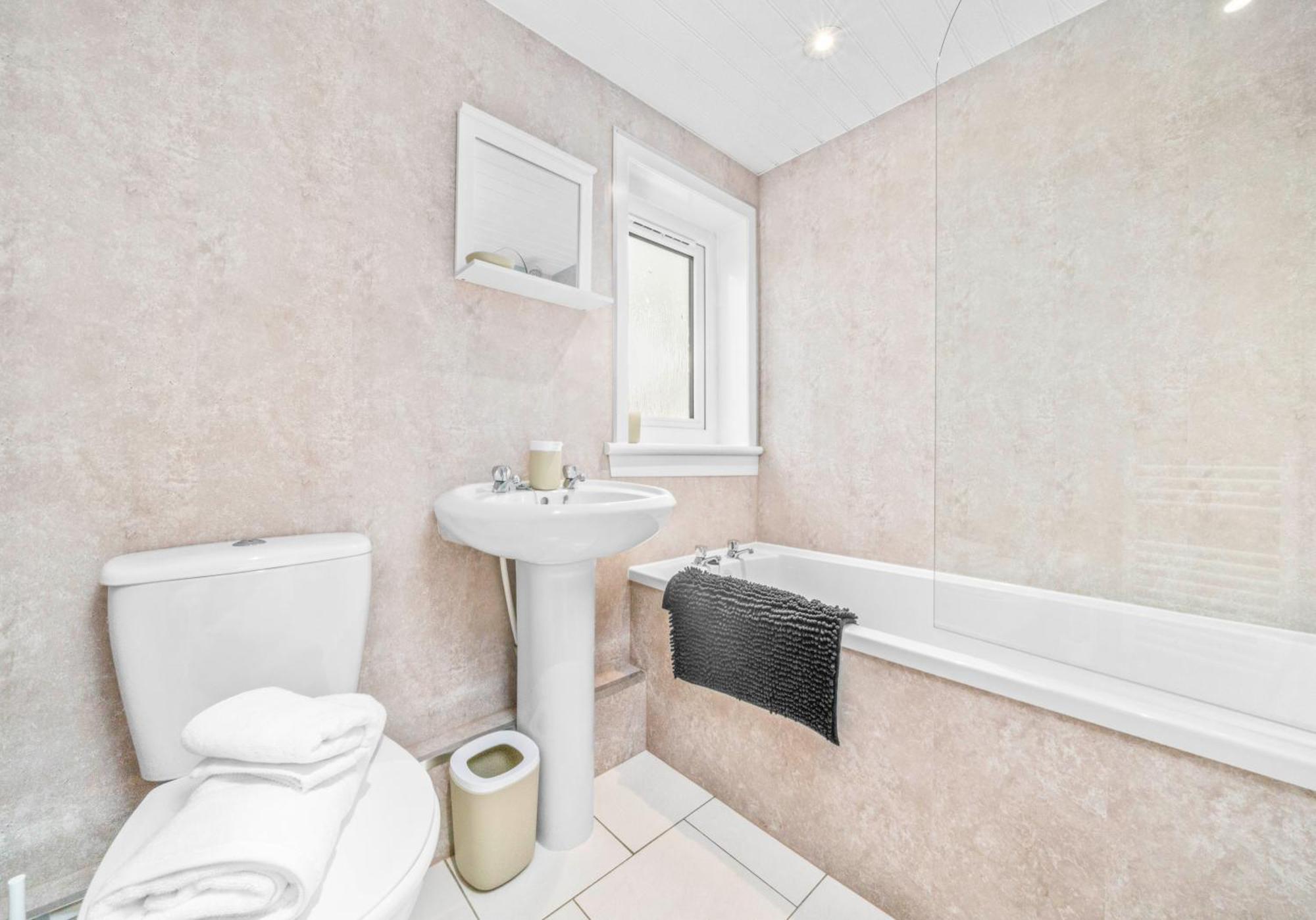 West End House By Klass Living Bellshill Ngoại thất bức ảnh