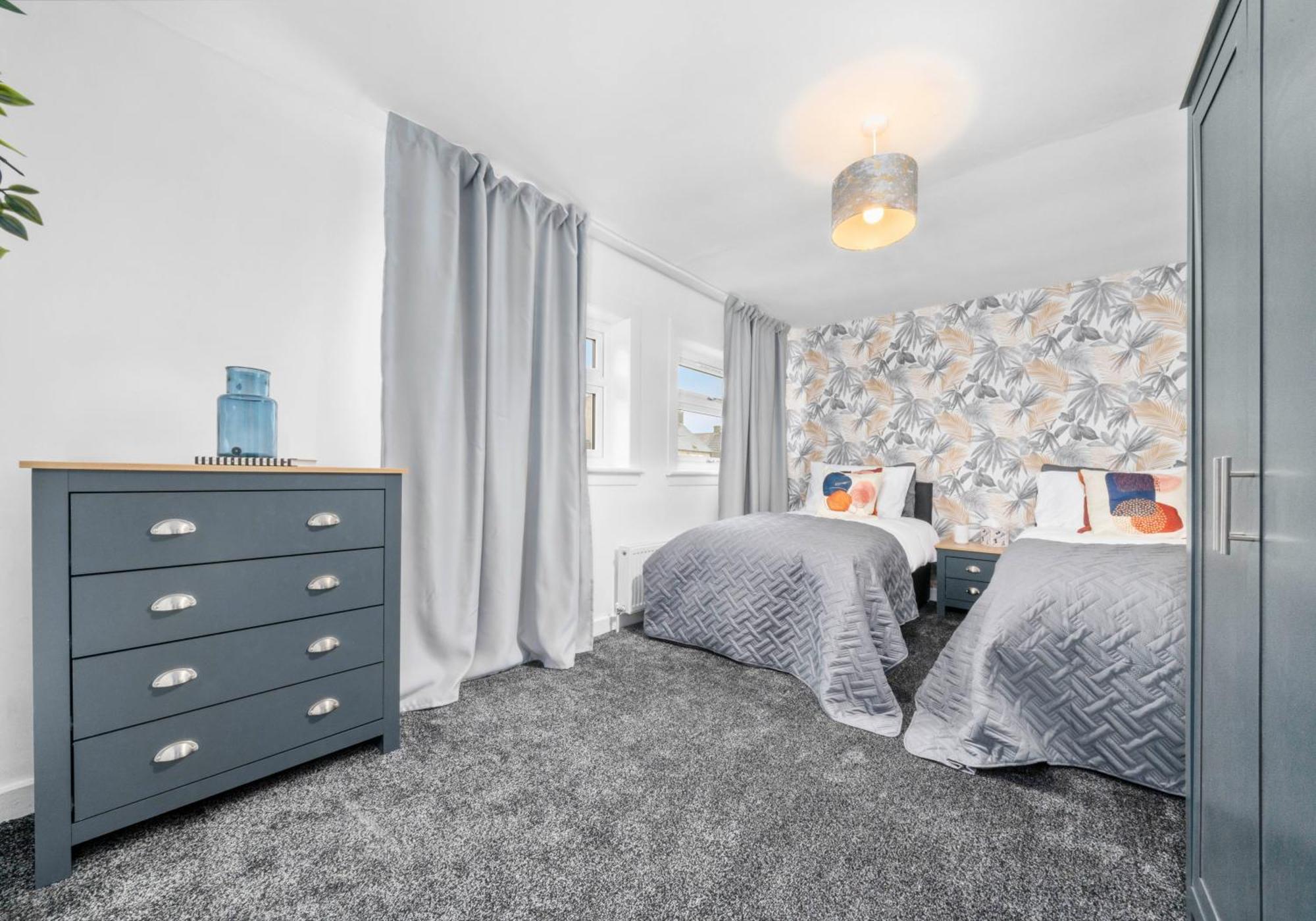 West End House By Klass Living Bellshill Ngoại thất bức ảnh