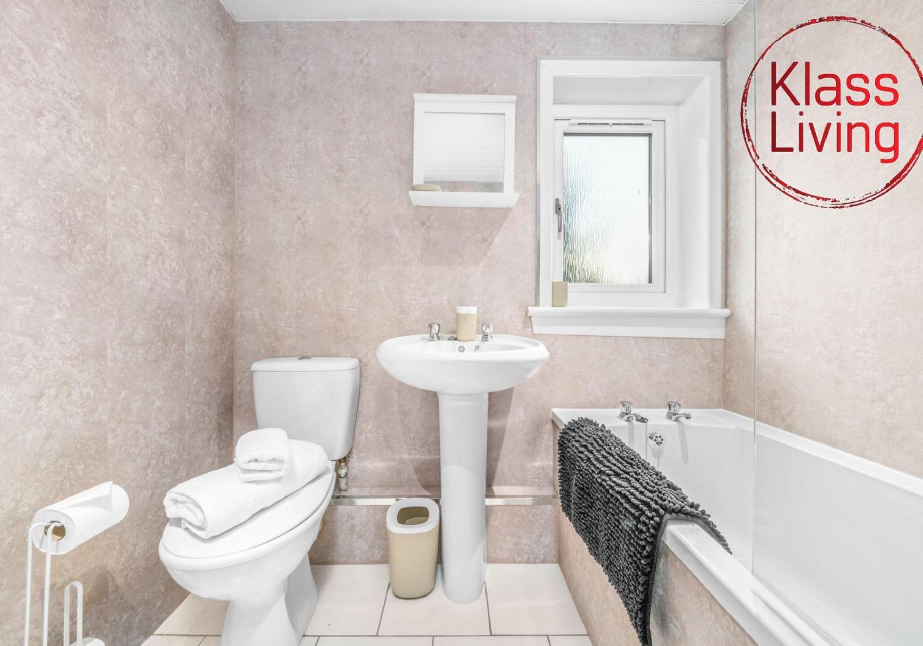 West End House By Klass Living Bellshill Ngoại thất bức ảnh