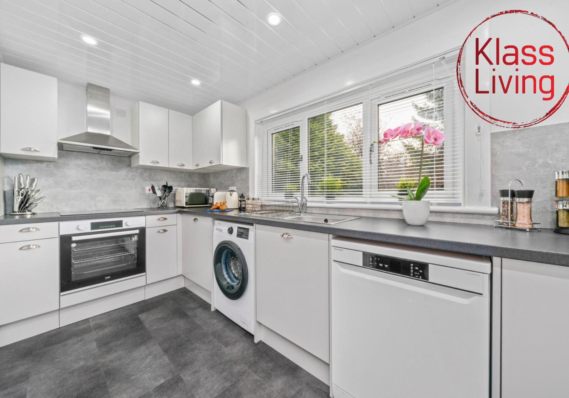 West End House By Klass Living Bellshill Ngoại thất bức ảnh